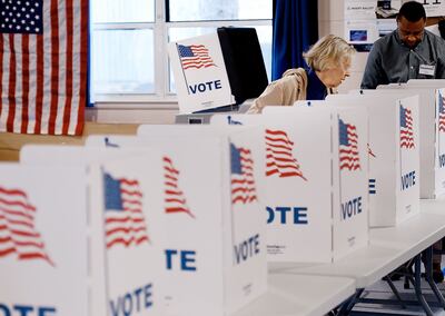 Local de votación en Virginia, uno de los 14 estados de Estados Unidos donde los demócratas votaron ayer en sus primarias.