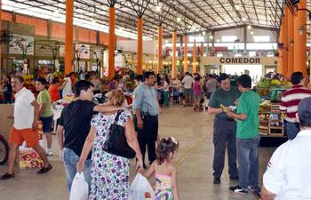 los-locatarios-del-abasto-norte-tambien-tendran-ofertas-durante-la-feria-cde-que-durara-tres-dias--232341000000-594472.jpg