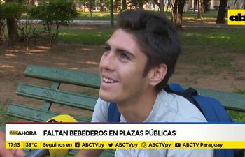 Faltan bebederos en plazas públicas