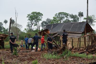 Unas 14 familias fueron desalojadas de tierras de la Iglesia Católica en Obligado.