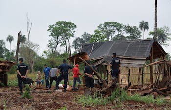 Unas 14 familias fueron desalojadas de tierras de la Iglesia Católica en Obligado.