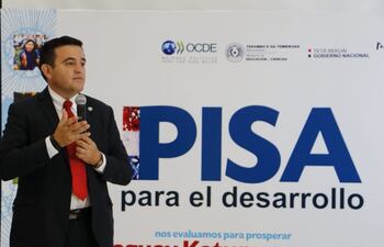 ministro-eduardo-petta-durante-la-presentacion-de-los-resultados-de-la-evaluacion-del-programa-pisa-d--193837000000-1786787.jpg