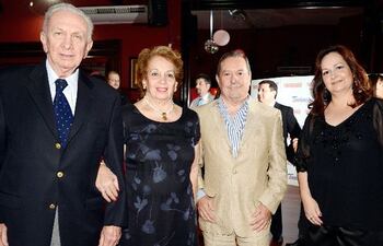 cesar-manuel-sisa-y-kika-de-sisa-jorge-godin-y-graciela-jimenez--202512000000-639676.jpg