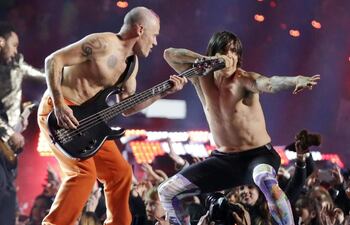 red-hot-chili-peppers-140341000000-1455680.jpg
