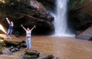el-salto-san-juan-de-casi-30-metros-de-altura-es-uno-de-los-lugares-mas-relajantes-de-toda-la-reserva-los-visitantes-incluso-pueden-refrescarse-e-204539000000-1393364.jpg