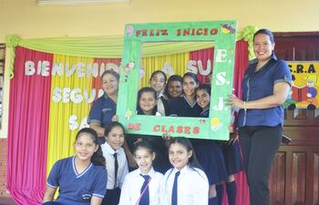con-aulas-limpias-nuevos-carteles-y-olor-a-pintura-fresca-los-alumnos-de-la-escuela-basica-n-3539-y-colegio-san-jose-del-barrio-ykaa-de-luque-in-225115000000-1560395.jpg