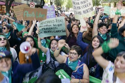 Mujeres ecuatorianas en una manifestación a favor de la despenalización del aborto.