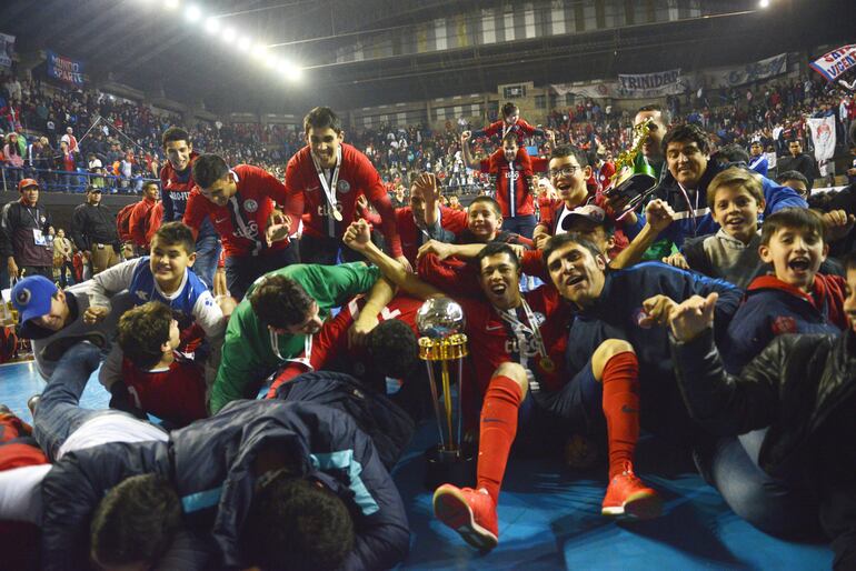 Cerro Porteño campeón de la Libertadores e Futsal FIFA 2016.