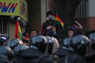 AME3677. LA PAZ (BOLIVIA), 22/10/2019.- Cientos de seguidores del expresidente Carlos Mesa participan en el segundo día de protestas este martes, en La Paz
