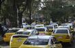 Los taxis de Asunción coparon la avenida Mariscal López y obstruyeron el tránsito.