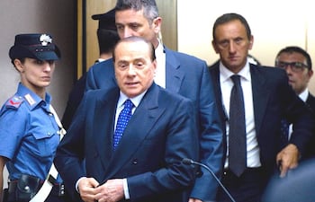 el-ex-primer-ministro-italiano-silvio-berlusconi-c-quien-tiene-varios-juicios-sobre-si-es-relacionado-desde-hace-varios-anos-con-la-mafia-italiana-220317000000-1126039.jpg