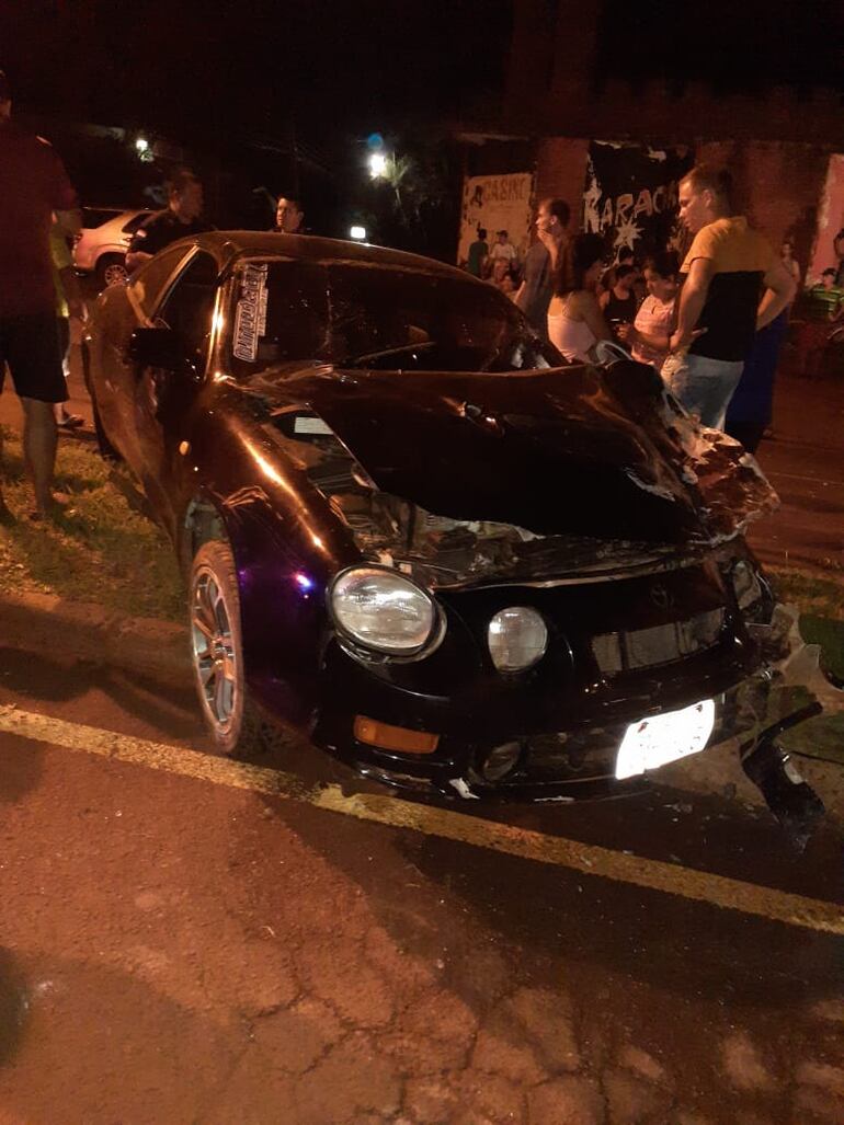 En principio el conductor del Toyota Celica, Jorge Riveros, se dio a la fuga, pero luego se presentó ante la Policía.