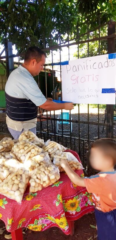 La ayuda se inició con palitos.