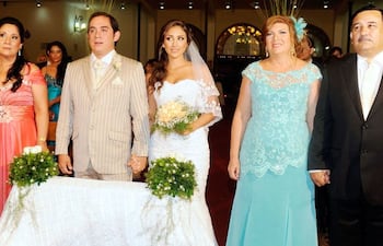 apadrinaron-a-los-novios-plutarco-sugasti-y-nilda-buzo-marta-de-mestral-y-juan-benitez--215835000000-502980.jpg