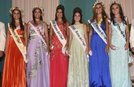 se-despiden-de-su-reinado-valeria-acuna-2-princesa-del-club-betharram-caceres-1-princesa-del-club-candela-arias-reina-del-club-emilia-quevedo-194454000000-1545606.jpg
