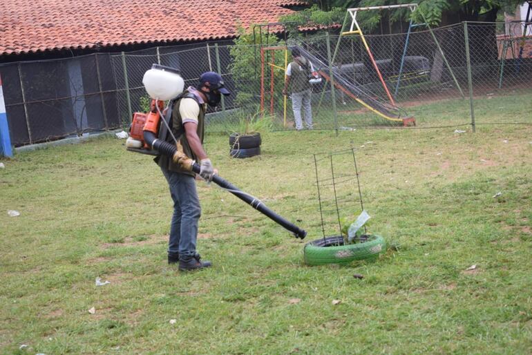 Minga ambiental realizada en Villa Elisa.