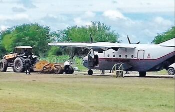 avion-militar-quedo-varado-en-el-chaco-00316000000-1540538.jpg