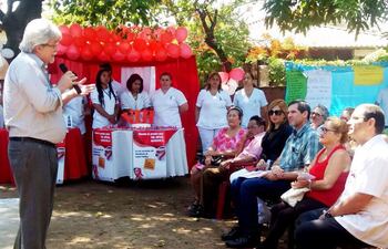 presentacion-de-alimentos-hechos-a-base-de-soja-y-kaa-he-en-el-centro-de-salud-de-zeballos-cue--201435000000-1656172.jpg