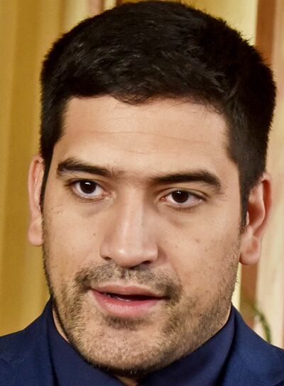 Mauricio Espínola, secretario privado adjunto de Abdo Benítez, criticó al cartista Pedro Alliana, titular de ANR.