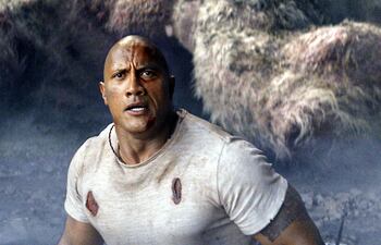 como-es-de-costumbre-el-fornido-dwayne-johnson-sufre-un-monton-esta-vez-le-toca-evitar-la-devastacion--195152000000-1706717.jpg