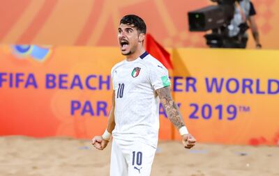 Gabriele Gori celebrando uno de sus goles ante Uruguay.