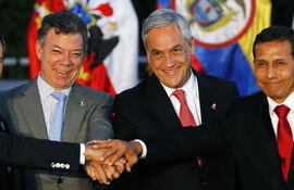 los-paises-de-la-alianza-del-pacifico-con-los-presidentes-de-mexico-enrique-pena-nieto-de-colombia-juan-manuel-santos-de-chile-sebastian-pinera-213628000000-511514.jpg
