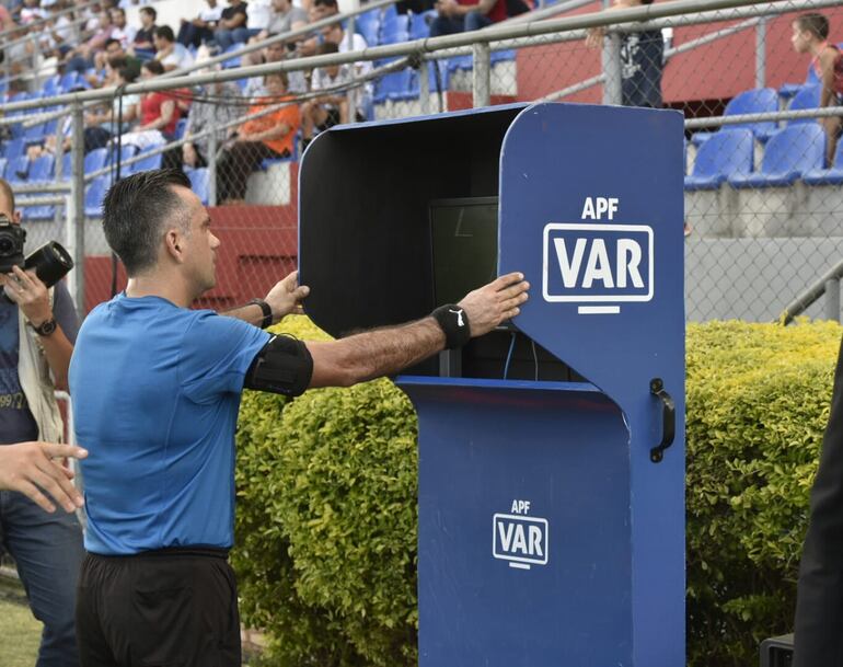 VAR, Torneo Apertura 2020, Árbitro.