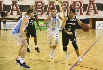 Escena de una de las finales del Apertura masculino de Primera División, entre Kings y Santos.