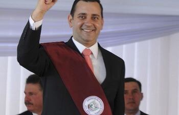 el-colorado-alfonso-noria-duarte-despues-de-jurar-como-nuevo-gobernador-de-canindeyu--212616000000-589885.jpg