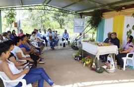 acto-de-lanzamiento-del-proyecto-que-incentiva-la-agroeco-logia-para-producir-alimentos-sanos-fue-en-alfonso-cue-horqueta--201510000000-1823086.jpg