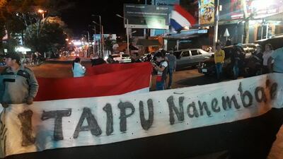 Manifestación pidiendo juicio político de representantes del Ejecutivo en Ciudad del Este.