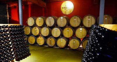 Bodega Giacometti ofrece la oportunidad de  visitas guiadas programadas para observar su producción.