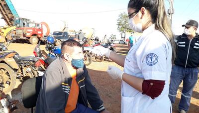 Controlan la temperatura corporal a los obreros.