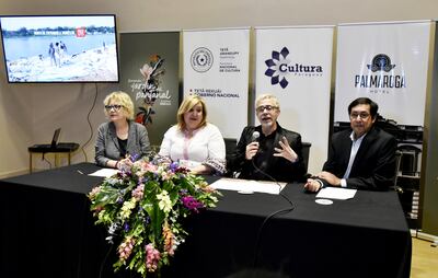 La cantautora Marina Rossell; Alda Carreras, de la Secretaría Nacional de Cultura; el coréografo Ramón Oller y el director del Ballet Nacional, Víctor Rodríguez, en conferencia de prensa.