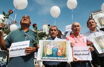 periodistas-colombianos-manifiestan-su-solidaridad-con-los-colegas-ecuatorianos-asesinados-por-las-farc-efe-200957000000-1700669.jpg