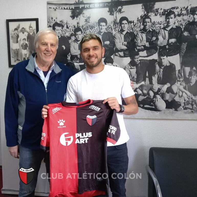 El artillero de 28 años tendrá una nueva experiencia internacional. Anteriormente ya jugó en Brasil, Colombia y Chile.