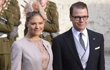 la-princesa-victoria-de-suecia-en-compania-de-su-esposo-el-principe-daniel--212636000000-533691.jpg