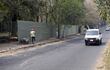 Vista de la avenida Primer Presidente frente al Jardín Botánico. La contratista ya procedió a colocar el vallado en la zona de obras.