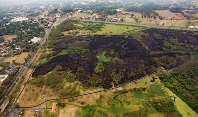 Foto aérea del Parque Guasu en el que se observa el daño ocasionado por el incendio del martes pasado. El fuego afectó unas 30 hectáreas aproximadamente de las 130 ha que conforman el área recreativa a cargo del MOPC, informó el Mades.