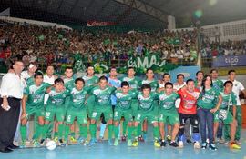 plantel-de-paranaense-equipo-que-se-consagro-campeon-en-el-certamen-nacional-de-futbol-de-salon--222702000000-1063723.jpg