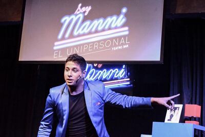 El humorista Manni Delvalle ofrecerá mañana su unipersonal, desde el teatro a puertas cerradas.