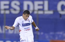 ramon-coronel-remata-con-la-derecha-para-anotar-el-primer-gol-de-nacional-ante-cerro-porteno-211007000000-1084785.jpg