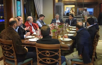 Luego de tantas polémicas, los dirigentes de la Asociación Paraguaya de Fútbol se reunieron con los presidentes de los clubes para debatir si se cambiaría o no el formato del torneo.