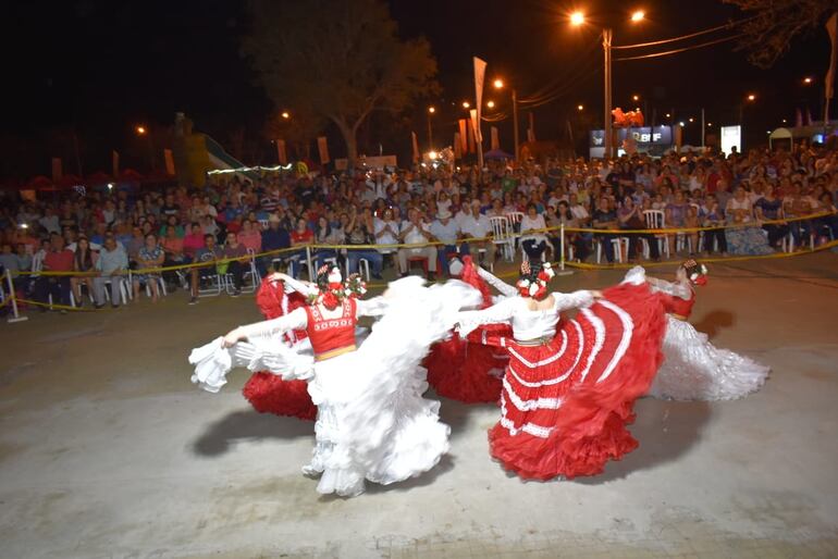Gala Artística realizada en Ayolas, como cierre de festejos por su aniversario.