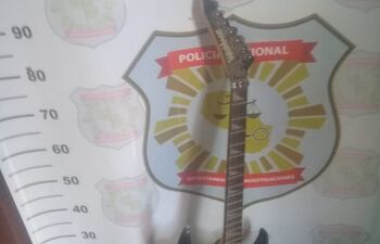 un-hombre-de-28-anos-quien-cuenta-con-orden-de-captura-por-hurtar-una-guitarra-electrica-fue-detenido-este-lunes-en-la-ciudad-de-concepcion-por-agen-00732000000-1810003.jpeg