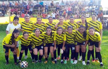 la-formacion-de-la-plantilla-del-club-san-juan-que-gano-el-titulo-del-campeonato-de-futbol-femenino-de-la-liga-ybyyauense-de-futbol--02929000000-1405677.jpg