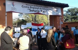 padres-de-alumnos-del-saturio-rios-piden-poner-fin-al-proceso-de-intervencion-173358000000-1837687.jpg