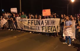 piden-renuncia-de-decana-cerrando-ruta-iii-210117000000-1388407.jpg