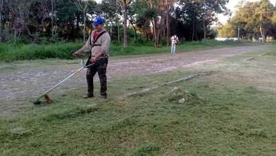 Pobladores de   diversos barrios de la capital de San Pedro se sumaron a las tareas de  limpieza.
