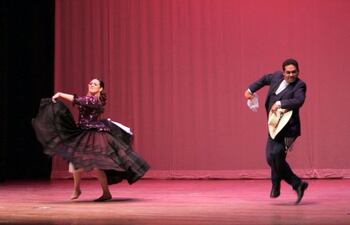 cierra-muestra-de-baile-213532000000-1137302.jpg